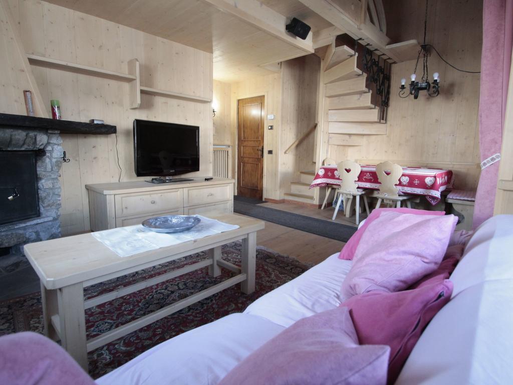 Tranquil Holiday Home In Livigno Italy Near Ski Area Eksteriør bilde